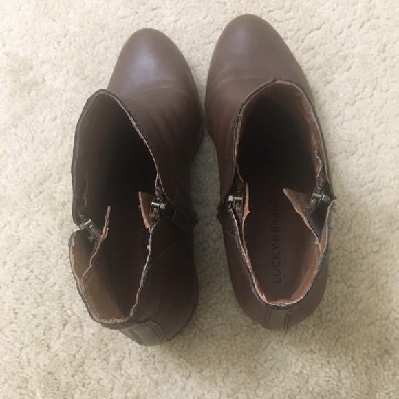 Lucky Brand LP Brenon Booties Ankle Boots Faux Leather Zips Stacked Block Heel 8 - Picture 7 of 12